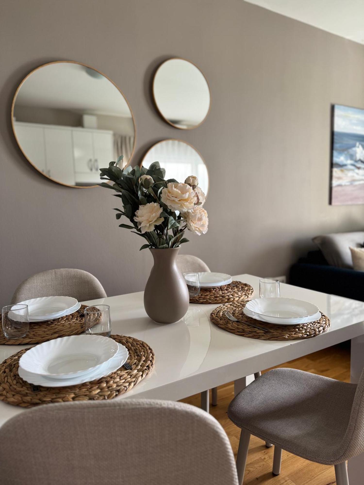 Apartment Tri Sunca Baska Voda Bagian luar foto