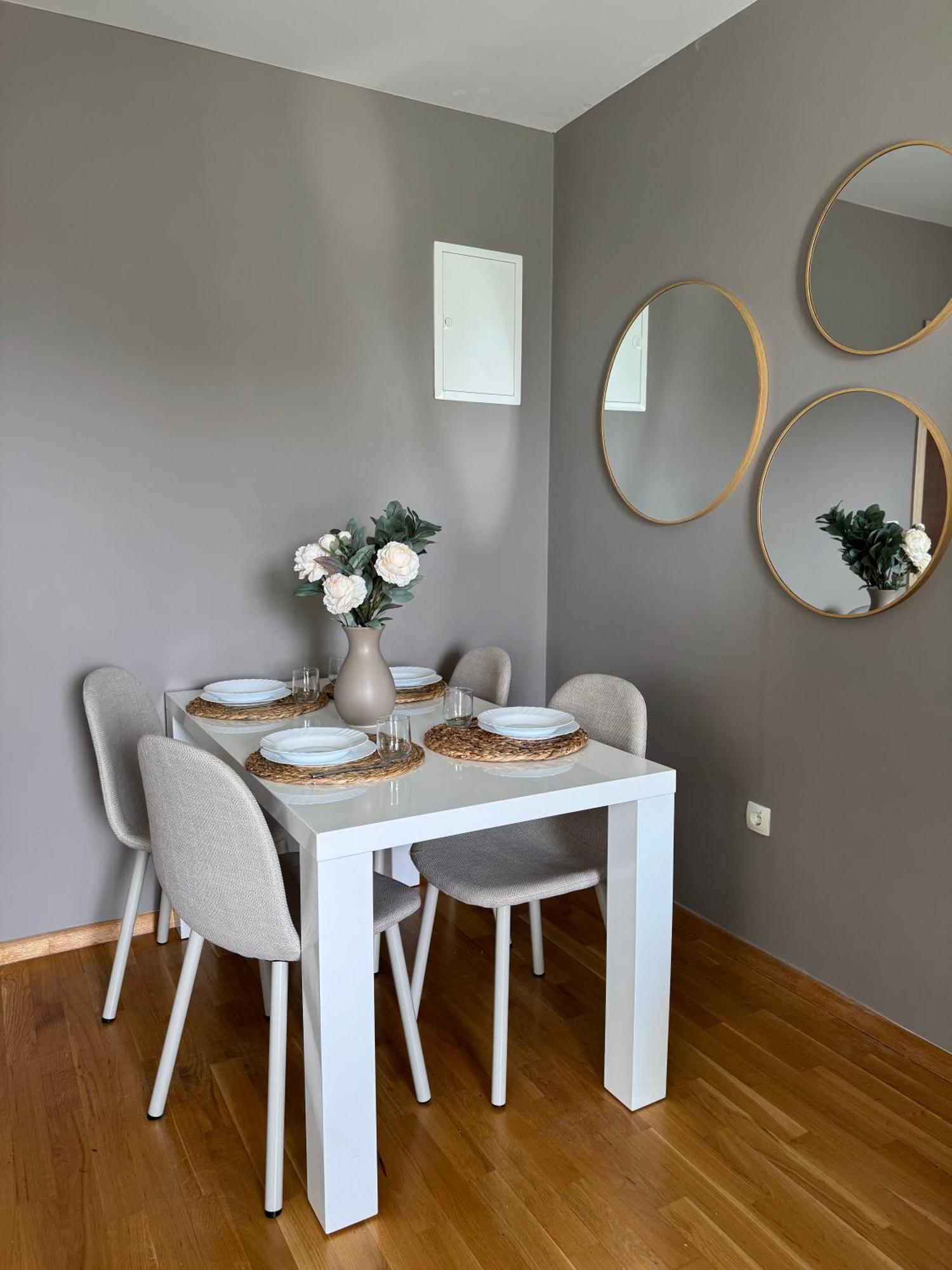 Apartment Tri Sunca Baska Voda Bagian luar foto