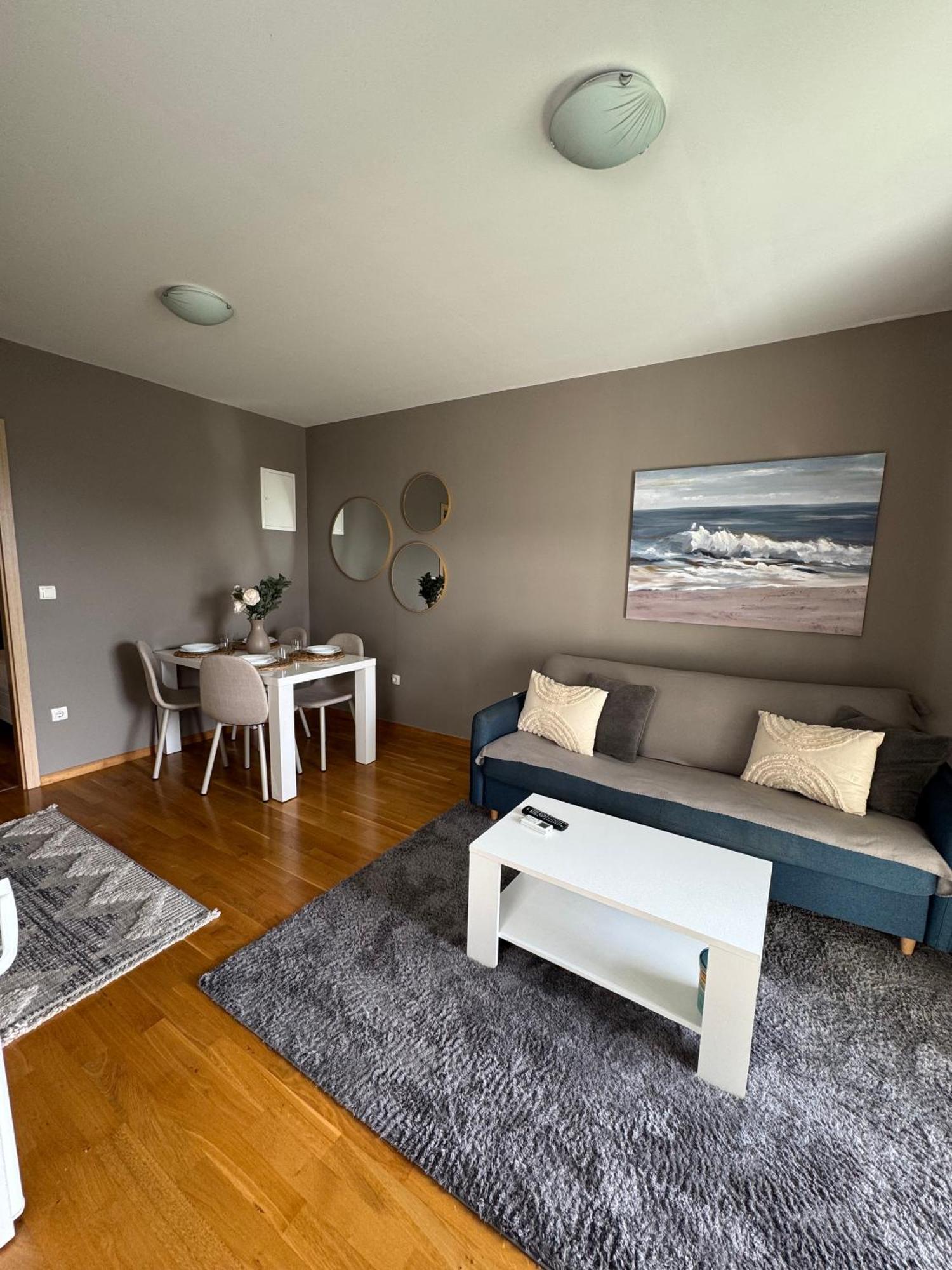 Apartment Tri Sunca Baska Voda Bagian luar foto