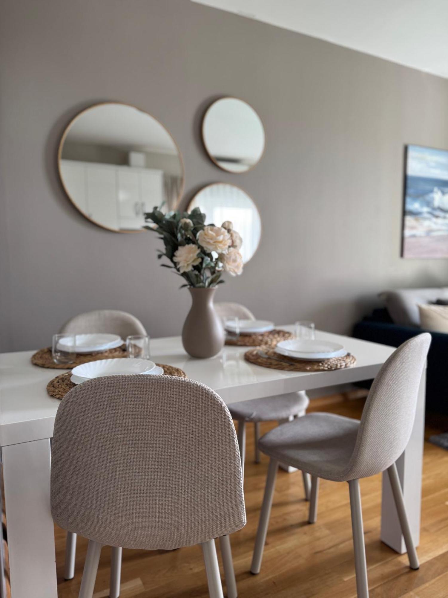 Apartment Tri Sunca Baska Voda Bagian luar foto