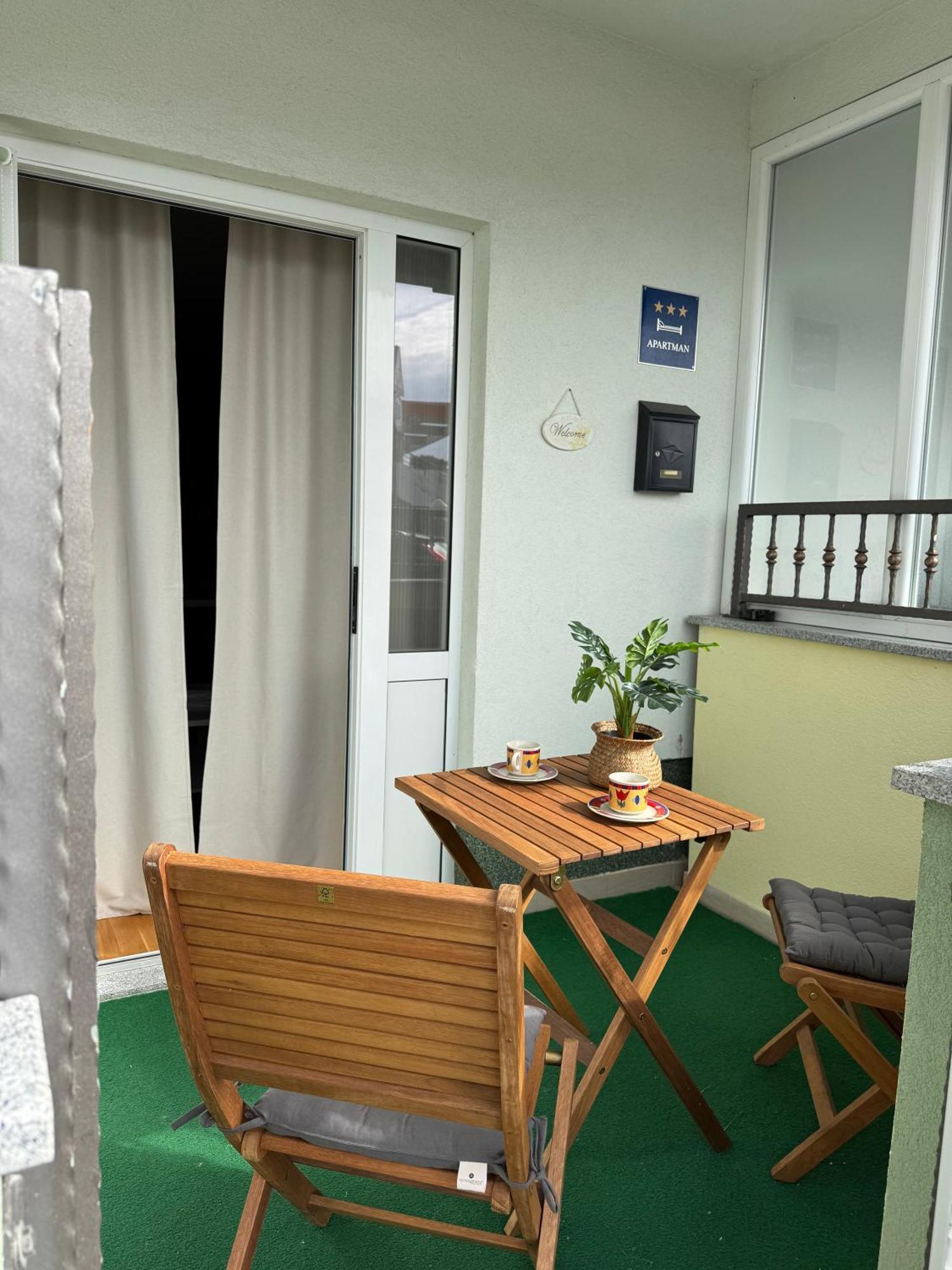 Apartment Tri Sunca Baska Voda Bagian luar foto