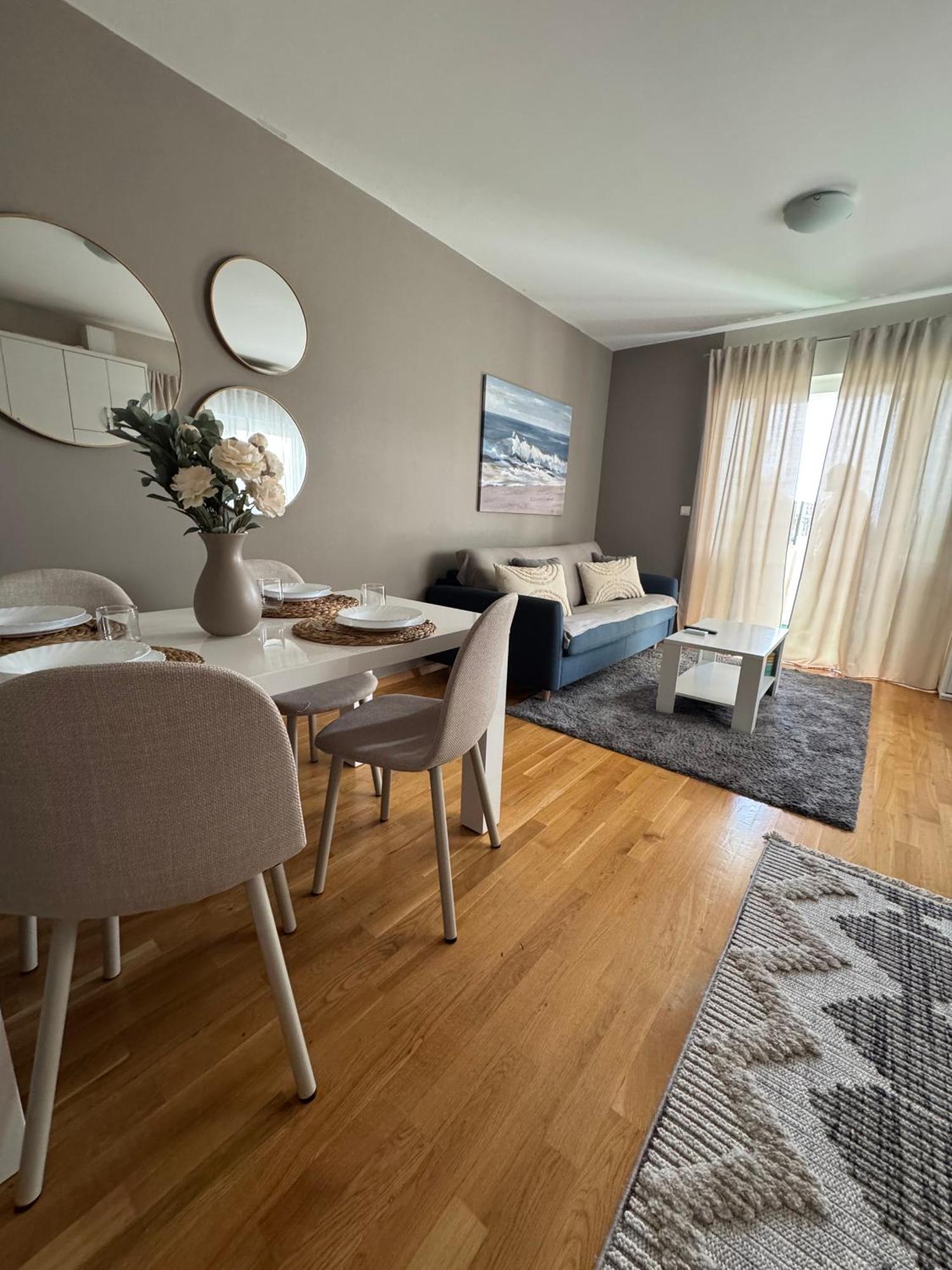 Apartment Tri Sunca Baska Voda Bagian luar foto