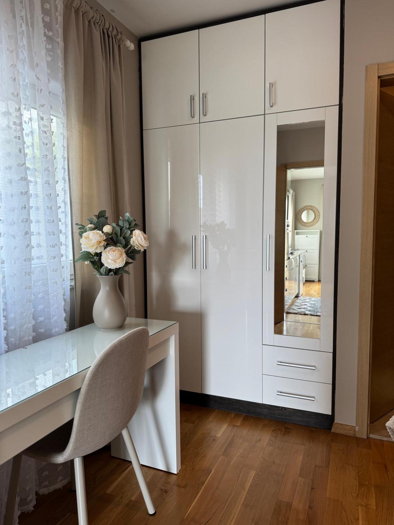 Apartment Tri Sunca Baska Voda Bagian luar foto
