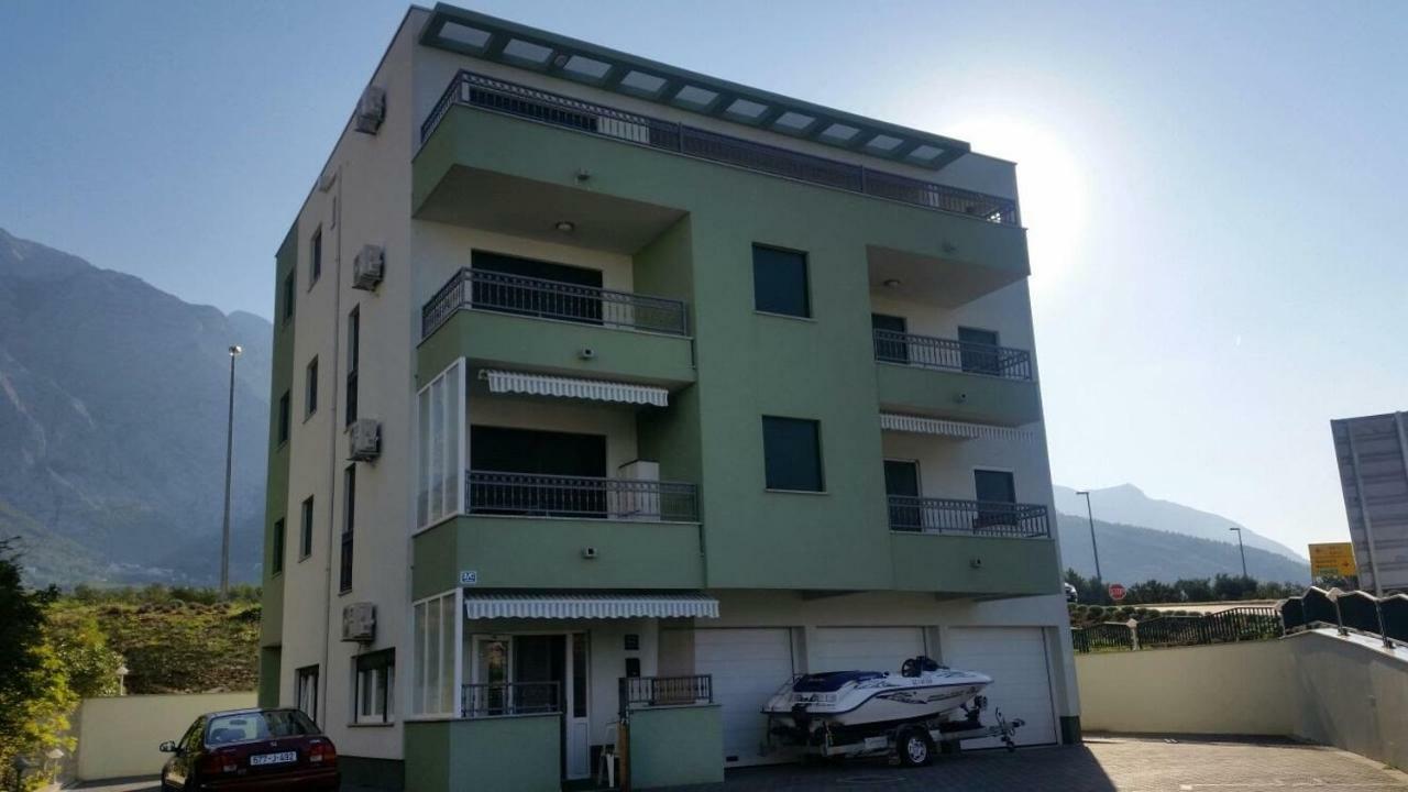 Apartment Tri Sunca Baska Voda Bagian luar foto